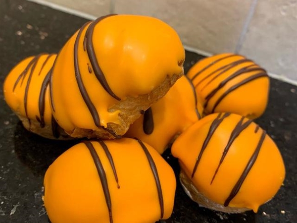 Oranje soesje 9 + 1 gratis